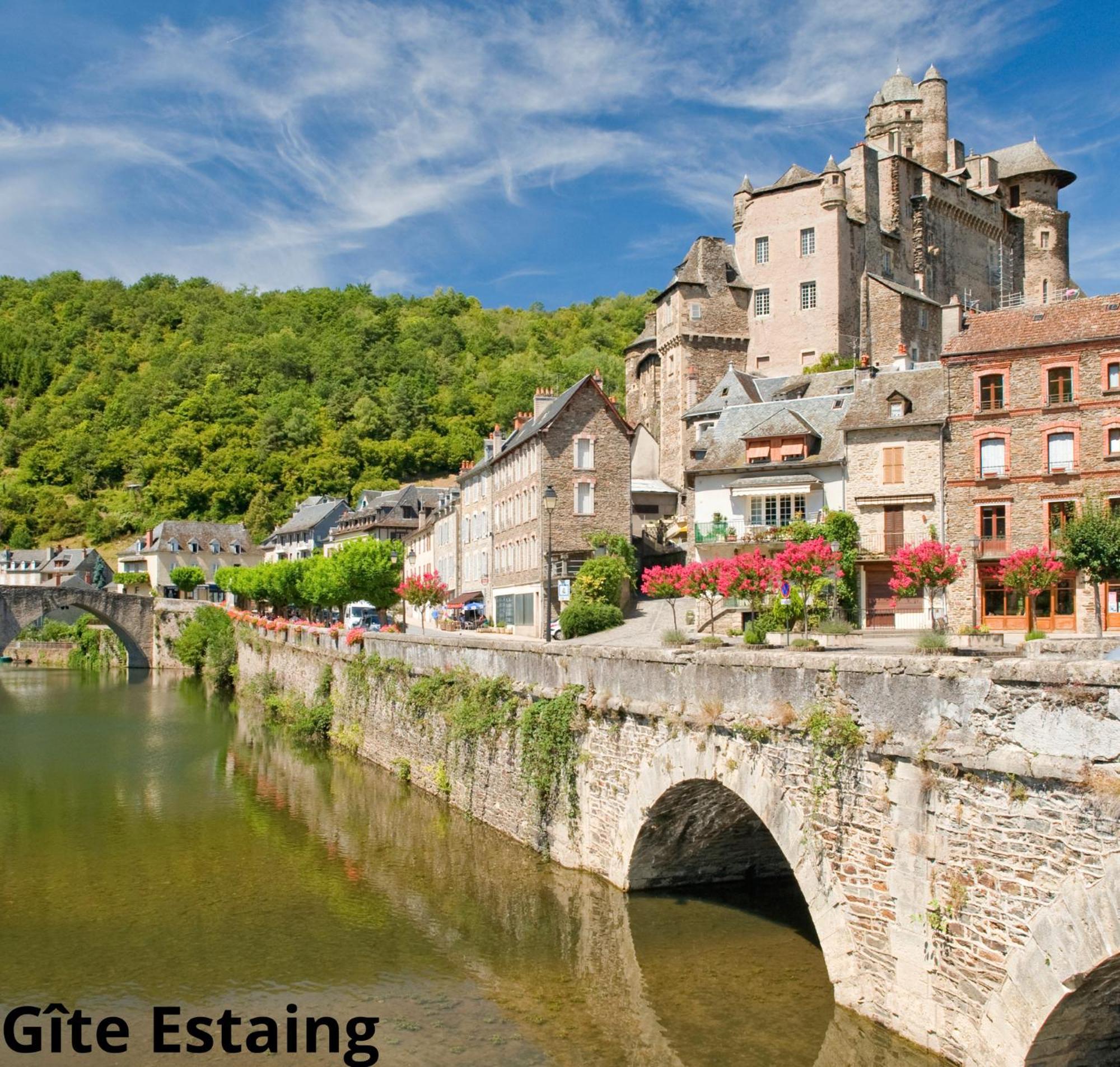 Bed and Breakfast Chez Cornelia Estaing  Zewnętrze zdjęcie
